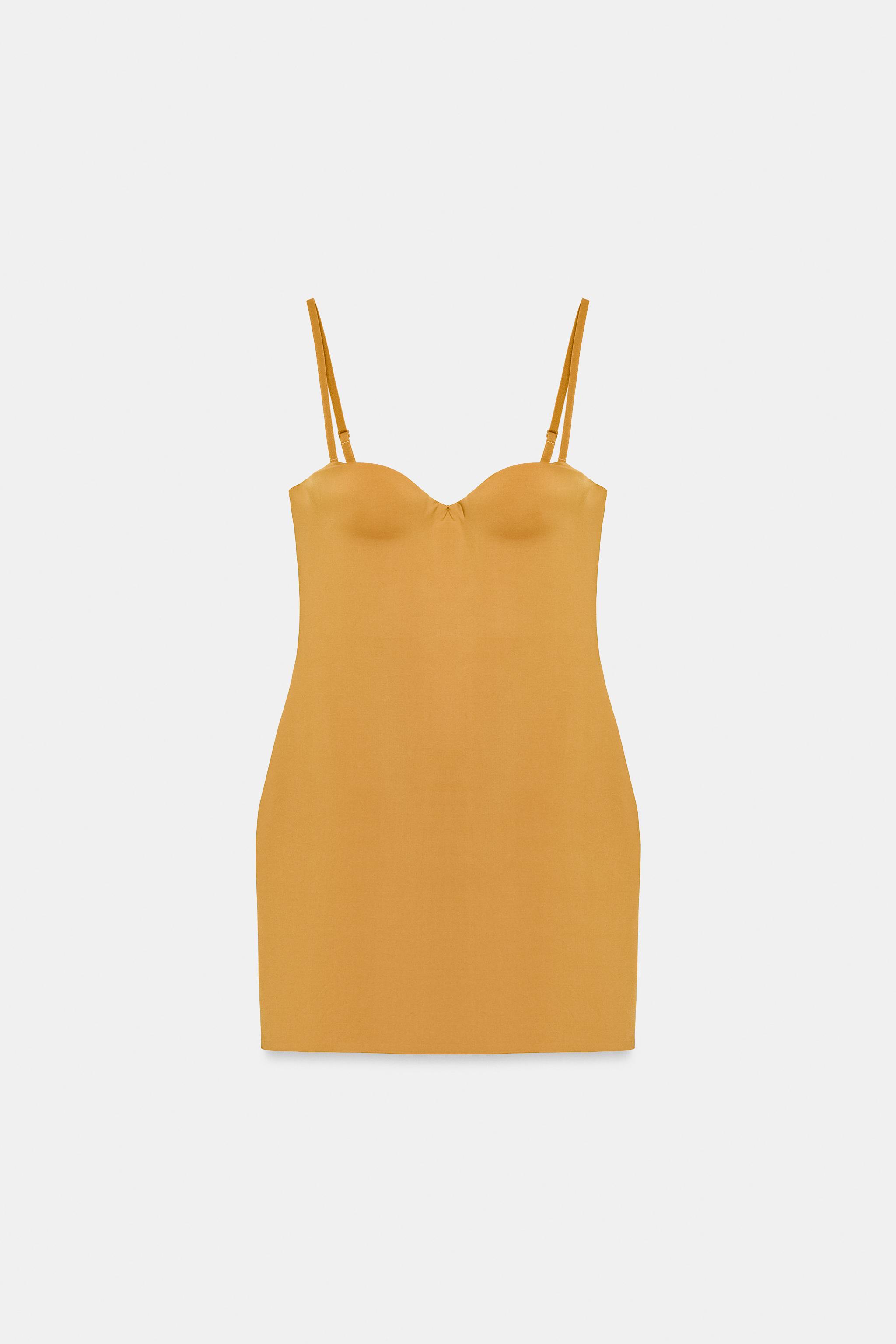 ROBE COURTE À BRETELLES